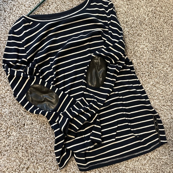 Stitchfix Pixley Greenich top size L with faux leather elbow pads - Picture 2 of 6